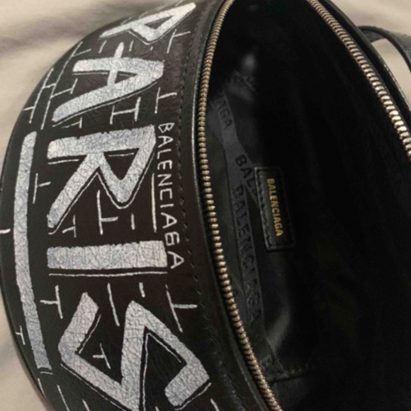 Balenciaga Souvenir graffiti belt bag - Picture 4 of 5